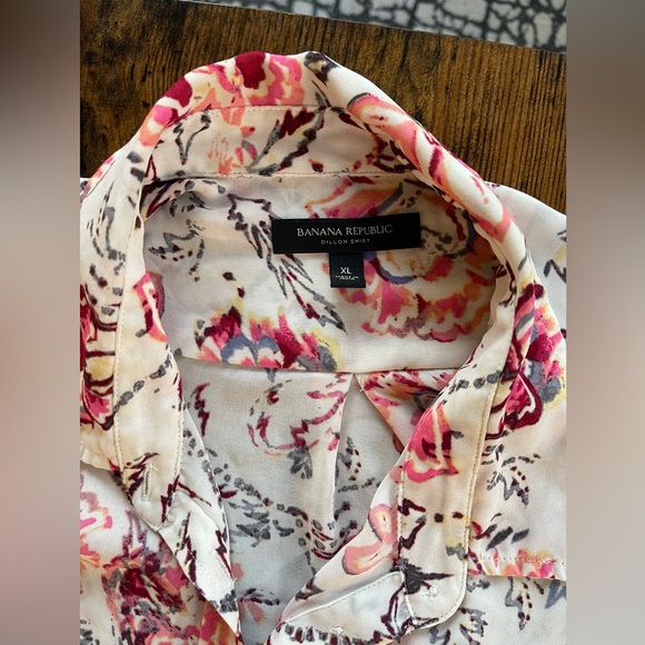 Patterned BR button down blouse - Picture 3 of 3